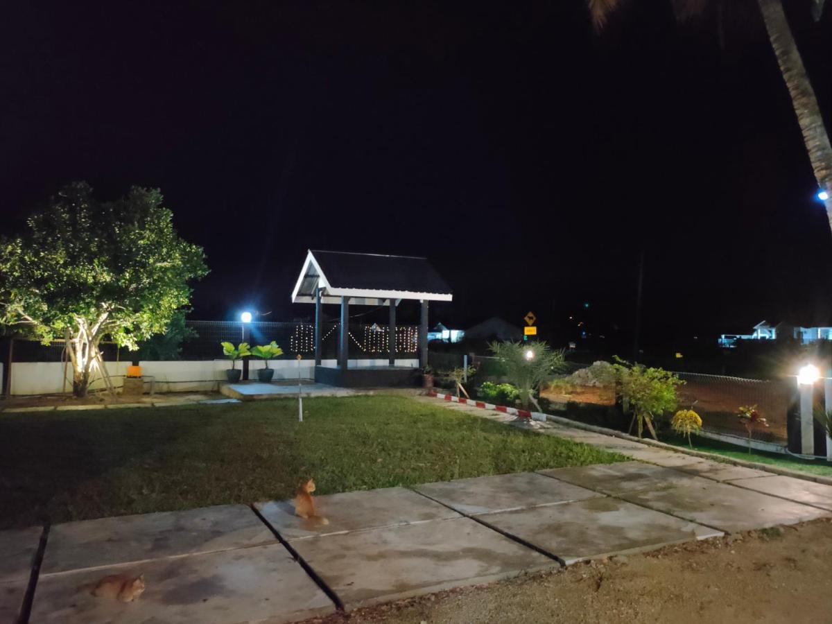 Aleesa Roomstay Pasir Puteh Dış mekan fotoğraf