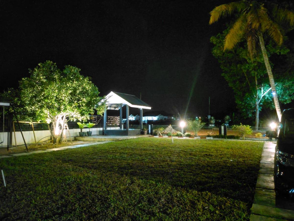 Aleesa Roomstay Pasir Puteh Dış mekan fotoğraf