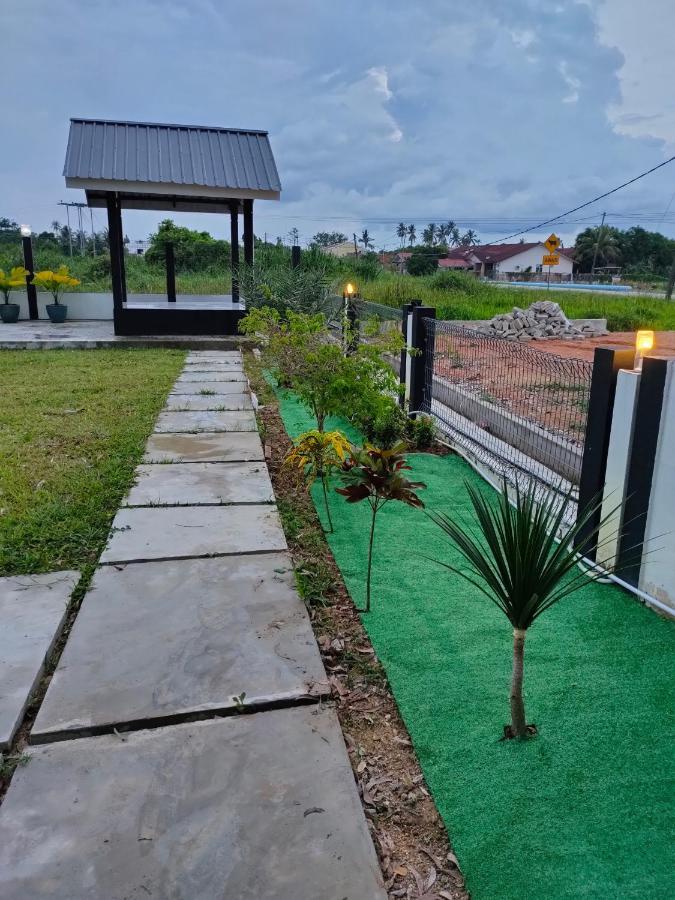 Aleesa Roomstay Pasir Puteh Dış mekan fotoğraf