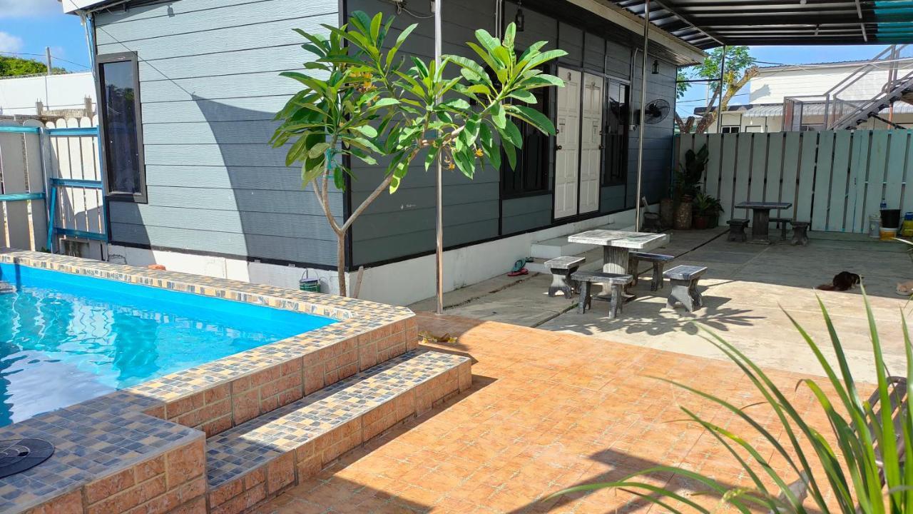 Aleesa Roomstay Pasir Puteh Dış mekan fotoğraf