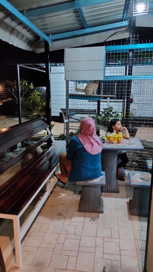 Aleesa Roomstay Pasir Puteh Dış mekan fotoğraf