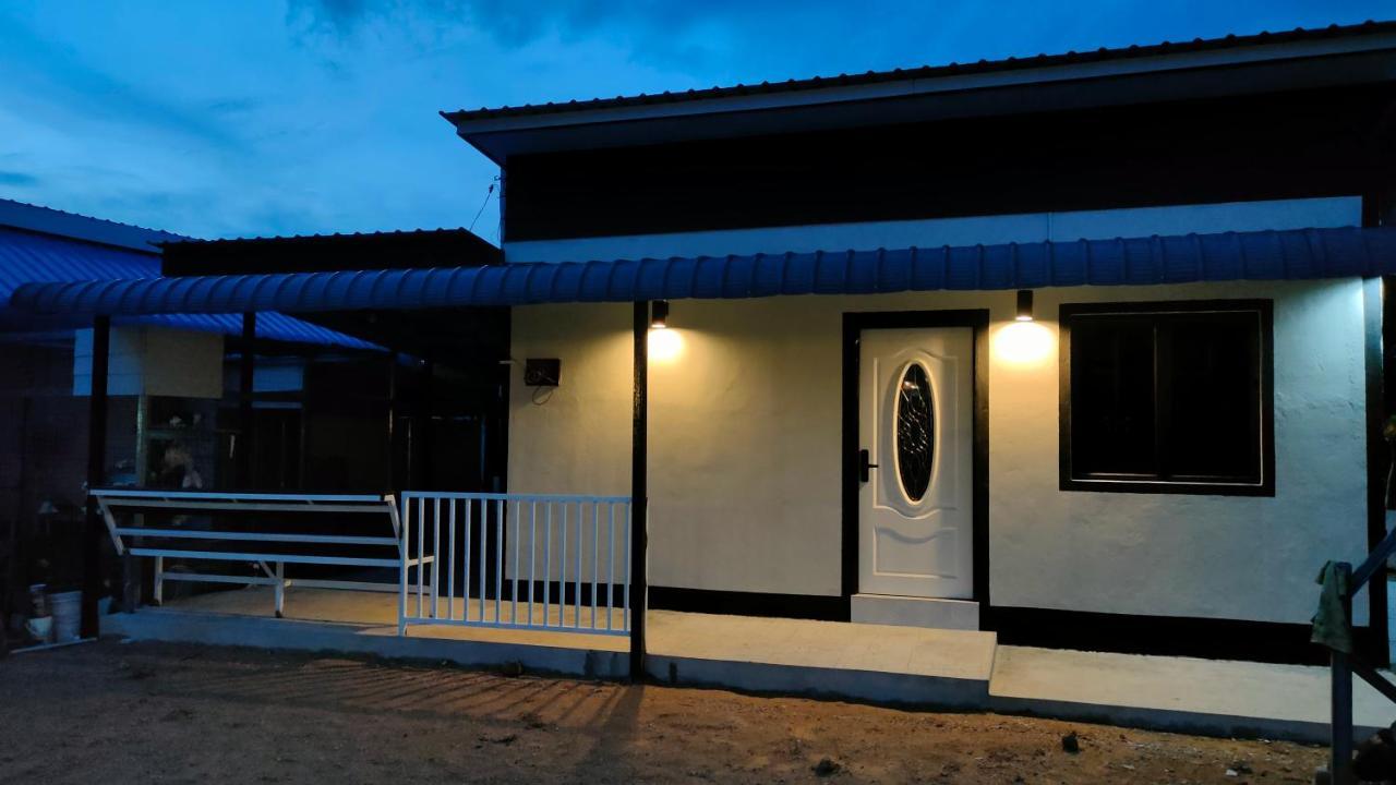 Aleesa Roomstay Pasir Puteh Dış mekan fotoğraf