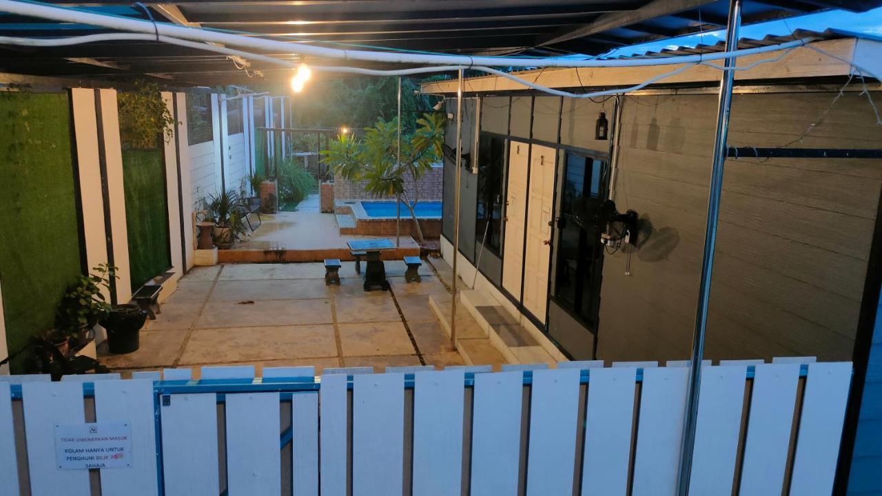 Aleesa Roomstay Pasir Puteh Dış mekan fotoğraf